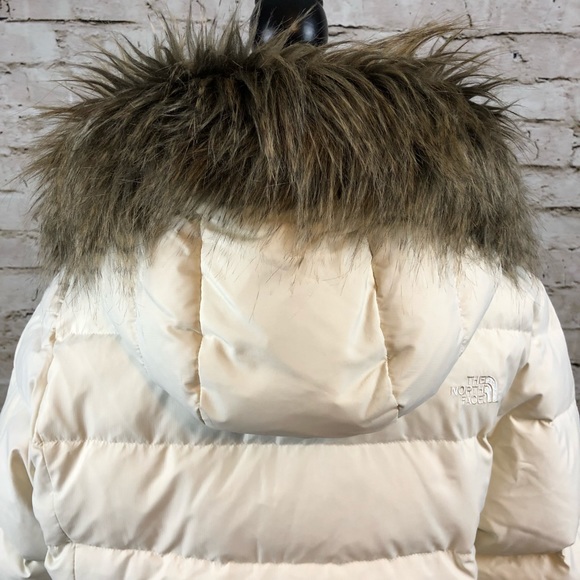 THE NORTH FACE • Winter White Puffer - Picture 2 of 8
